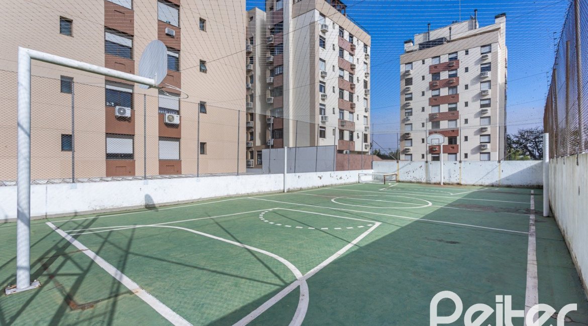 Apartamento à venda com 59m², 2 dormitórios, 1 vaga, no bairro Cristal em PORTO ALEGRE