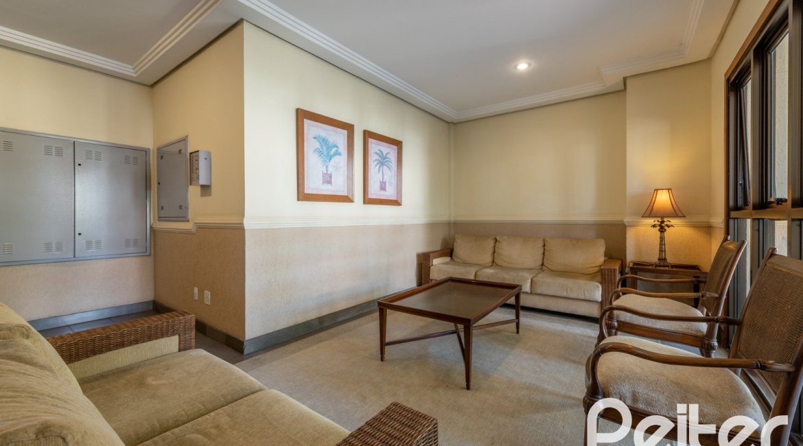 Apartamento à venda com 59m², 2 dormitórios, 1 vaga, no bairro Cristal em PORTO ALEGRE