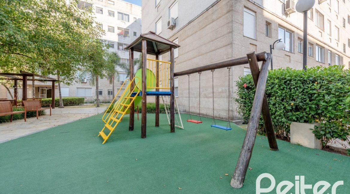 Apartamento à venda com 46m², 2 dormitórios, 1 vaga, no bairro Ipanema em PORTO ALEGRE