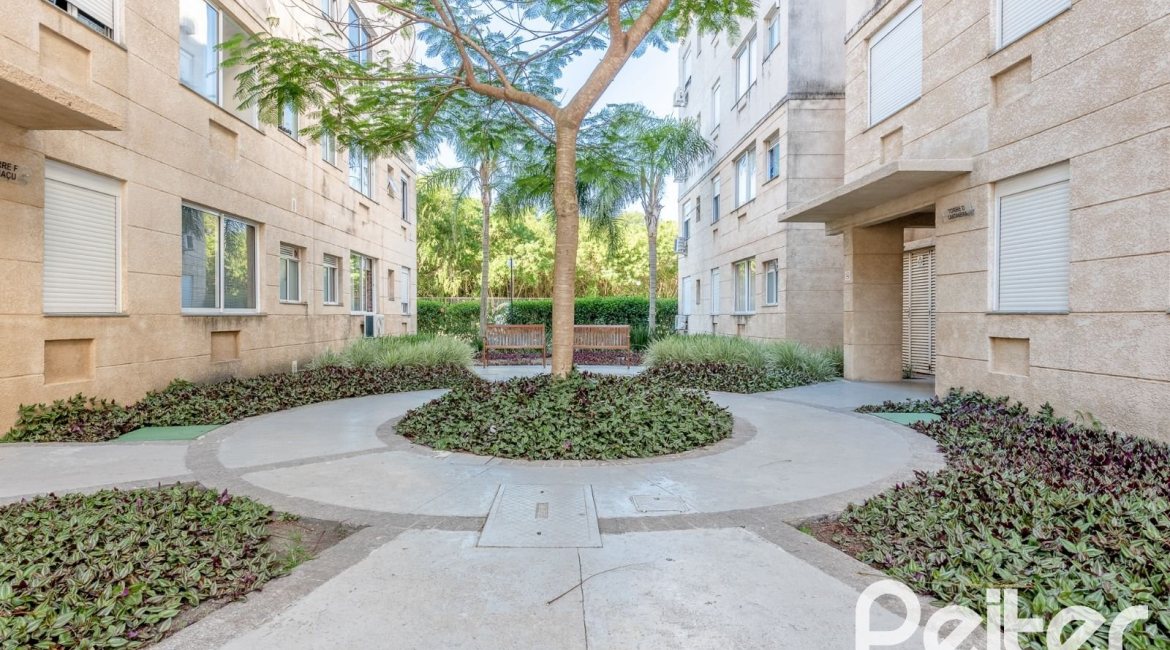 Apartamento à venda com 46m², 2 dormitórios, 1 vaga, no bairro Ipanema em PORTO ALEGRE