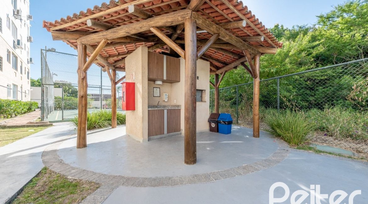 Apartamento à venda com 46m², 2 dormitórios, 1 vaga, no bairro Ipanema em PORTO ALEGRE