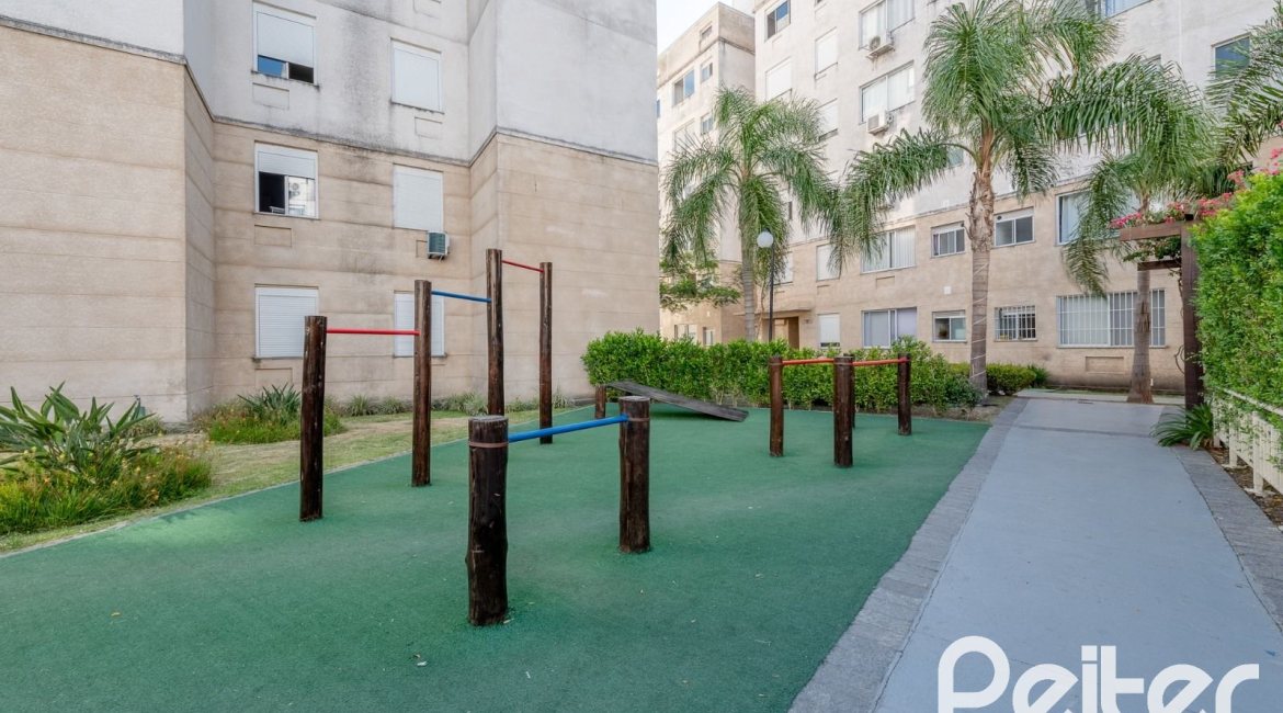 Apartamento à venda com 46m², 2 dormitórios, 1 vaga, no bairro Ipanema em PORTO ALEGRE