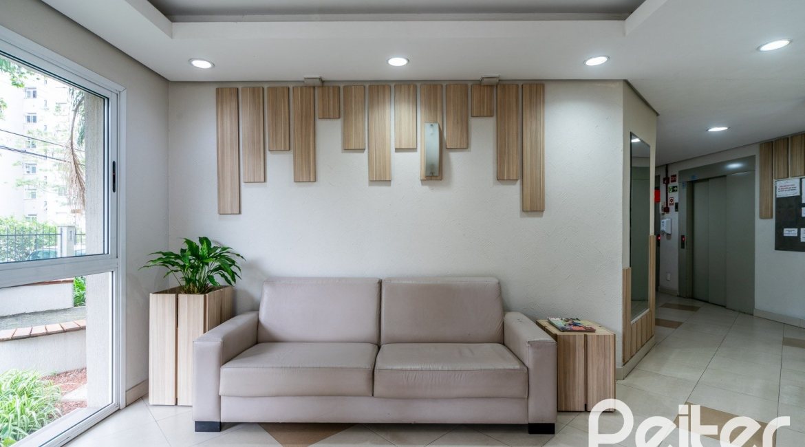 Apartamento à venda com 47m², 1 dormitório, 1 vaga, no bairro Cristal em PORTO ALEGRE