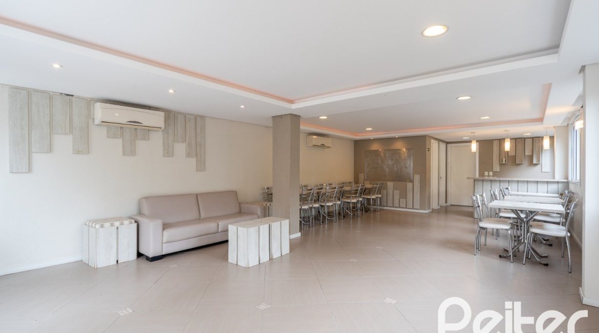 Apartamento à venda com 47m², 1 dormitório, 1 vaga, no bairro Cristal em PORTO ALEGRE