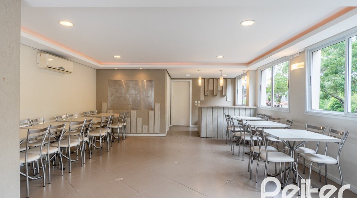 Apartamento à venda com 47m², 1 dormitório, 1 vaga, no bairro Cristal em PORTO ALEGRE