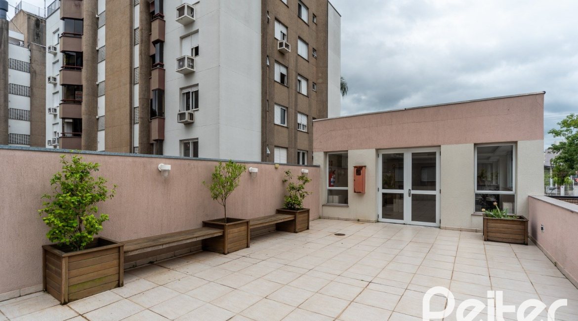 Apartamento à venda com 47m², 1 dormitório, 1 vaga, no bairro Cristal em PORTO ALEGRE