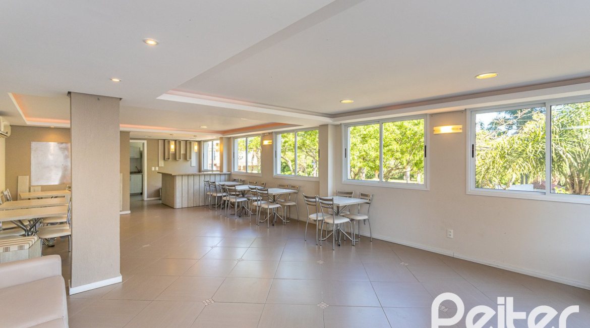 Apartamento à venda com 47m², 1 dormitório, 1 vaga, no bairro Cristal em PORTO ALEGRE