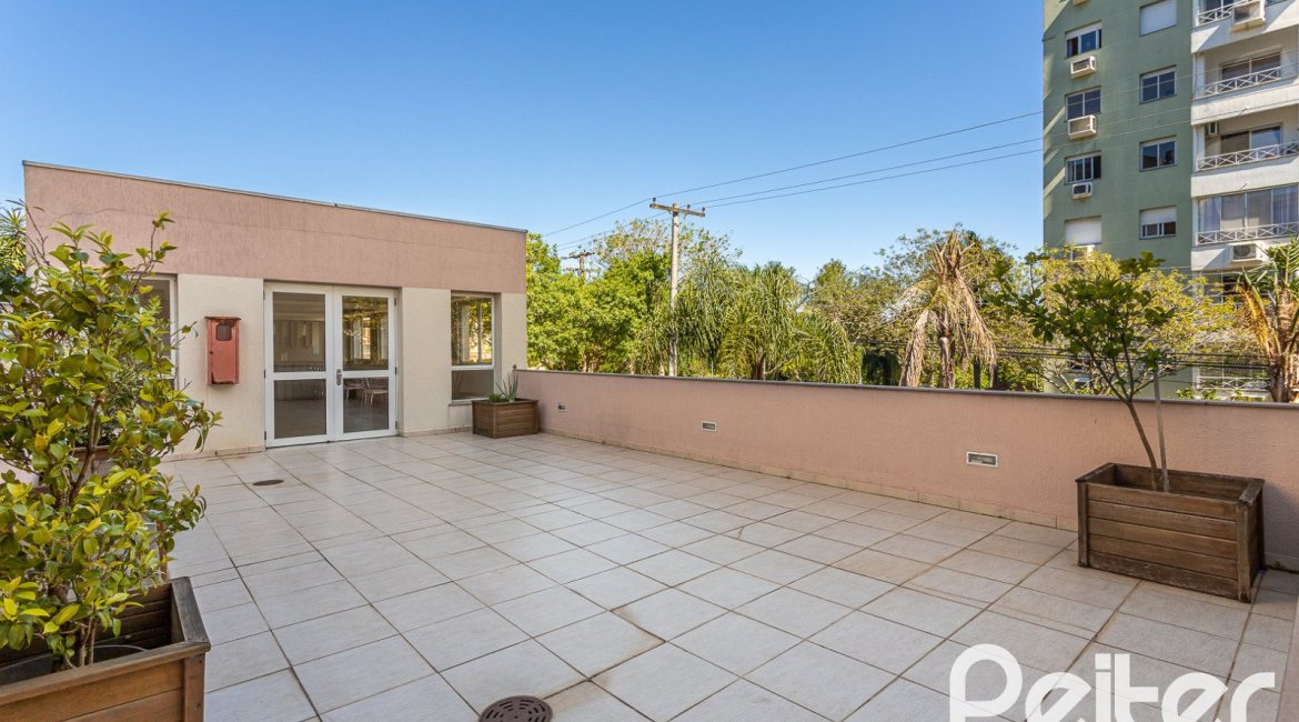Apartamento à venda com 47m², 1 dormitório, 1 vaga, no bairro Cristal em PORTO ALEGRE