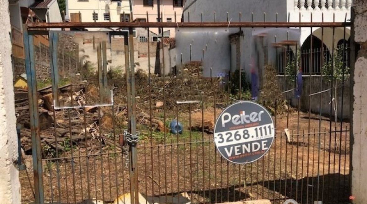 Terreno à venda com 300m², no bairro Tristeza em Porto Alegre