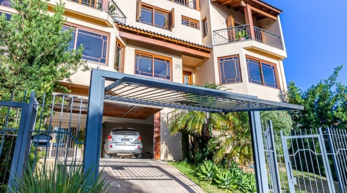 Casa à venda com 358m², 2 dormitórios, 2 suítes, 4 vagas, no bairro Jardim Isabel em Porto Alegre