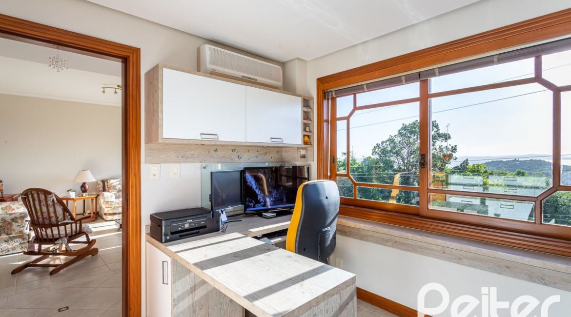 Casa à venda com 358m², 2 dormitórios, 2 suítes, 4 vagas, no bairro Jardim Isabel em Porto Alegre