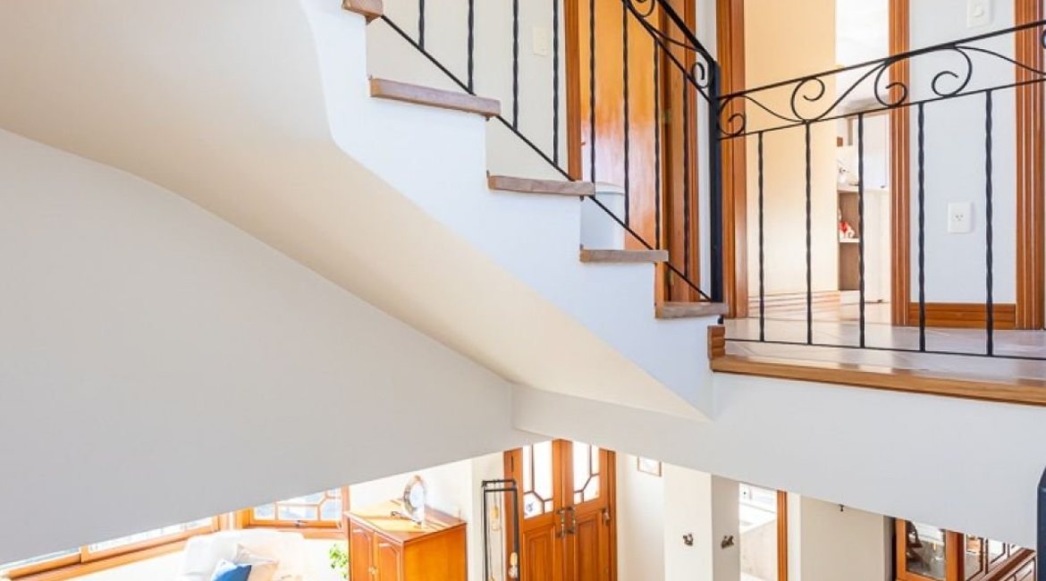 Casa à venda com 358m², 2 dormitórios, 2 suítes, 4 vagas, no bairro Jardim Isabel em Porto Alegre