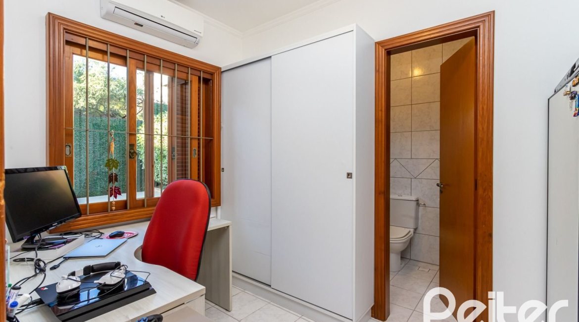 Casa à venda com 358m², 2 dormitórios, 2 suítes, 4 vagas, no bairro Jardim Isabel em Porto Alegre