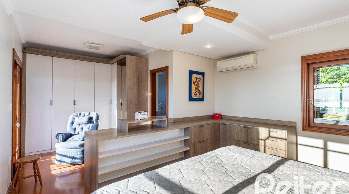 Casa à venda com 358m², 2 dormitórios, 2 suítes, 4 vagas, no bairro Jardim Isabel em Porto Alegre