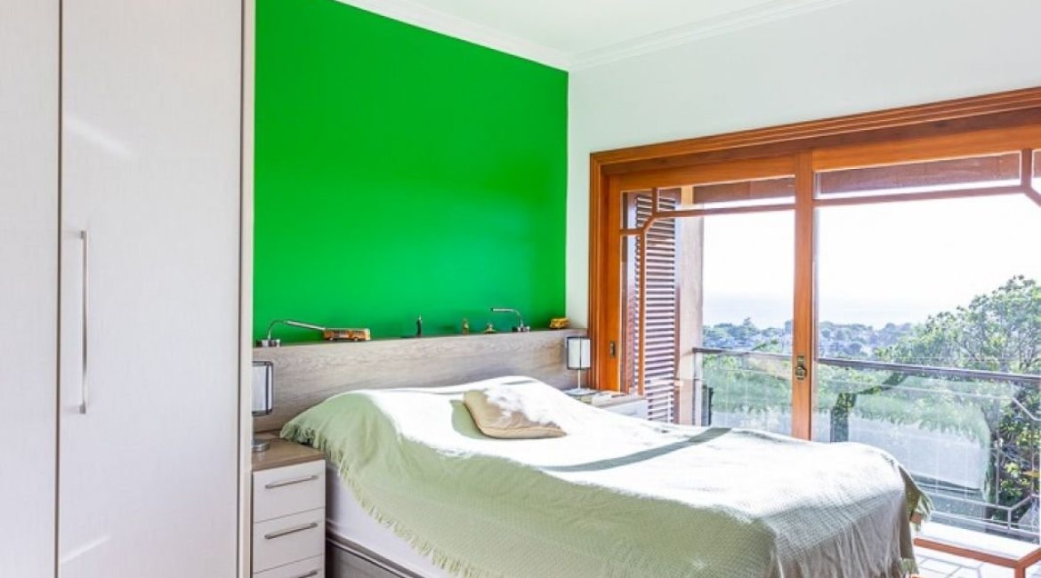 Casa à venda com 358m², 2 dormitórios, 2 suítes, 4 vagas, no bairro Jardim Isabel em Porto Alegre