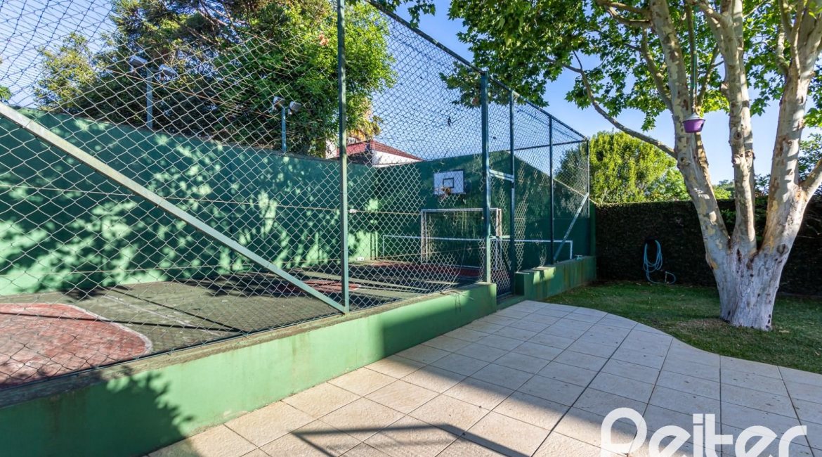 Casa à venda com 358m², 2 dormitórios, 2 suítes, 4 vagas, no bairro Jardim Isabel em Porto Alegre