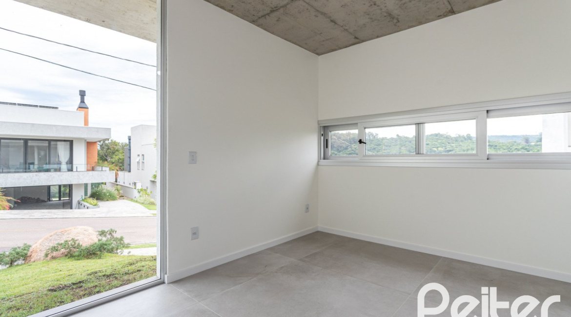 Casa em Condomínio à venda com 315m², 3 dormitórios, 3 suítes, 3 vagas, no bairro Alphaville em PORTO ALEGRE