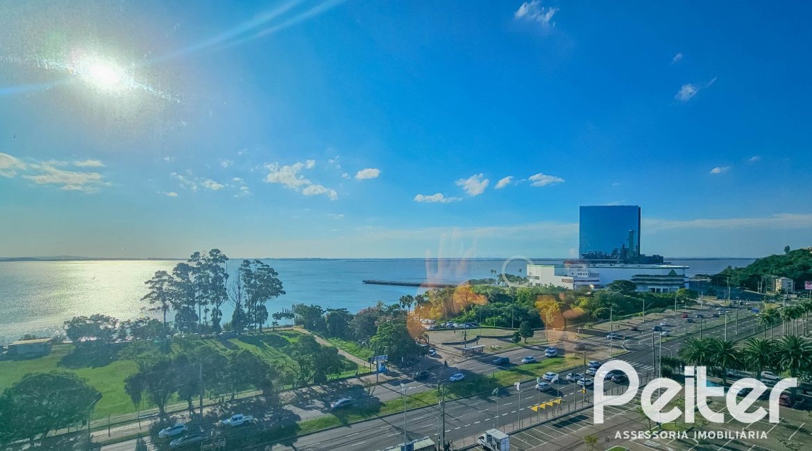 Comercial à venda com 42m², 1 vaga, no bairro Cristal em Porto Alegre