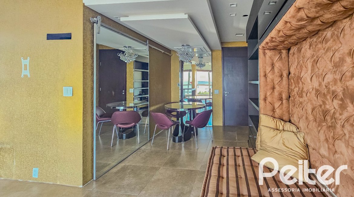 Comercial à venda com 42m², 1 vaga, no bairro Cristal em Porto Alegre