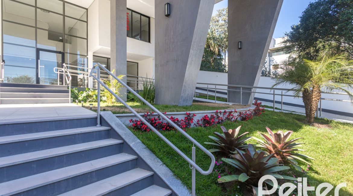 Apartamento Garden à venda com 199m², 3 dormitórios, 3 suítes, 2 vagas, no bairro Cristal em Porto Alegre