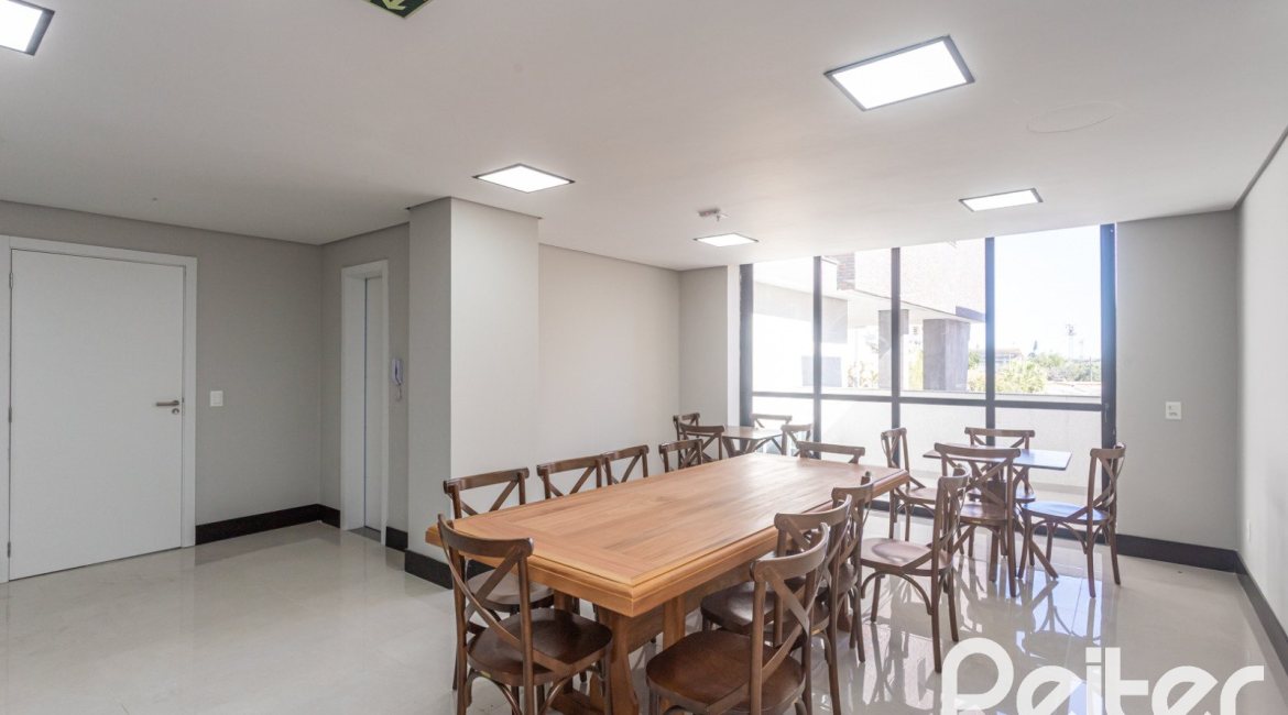 Apartamento Garden à venda com 199m², 3 dormitórios, 3 suítes, 2 vagas, no bairro Cristal em Porto Alegre