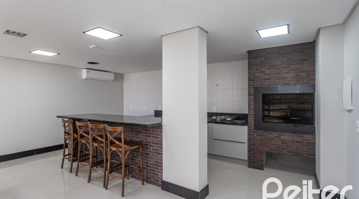 Apartamento Garden à venda com 199m², 3 dormitórios, 3 suítes, 2 vagas, no bairro Cristal em Porto Alegre