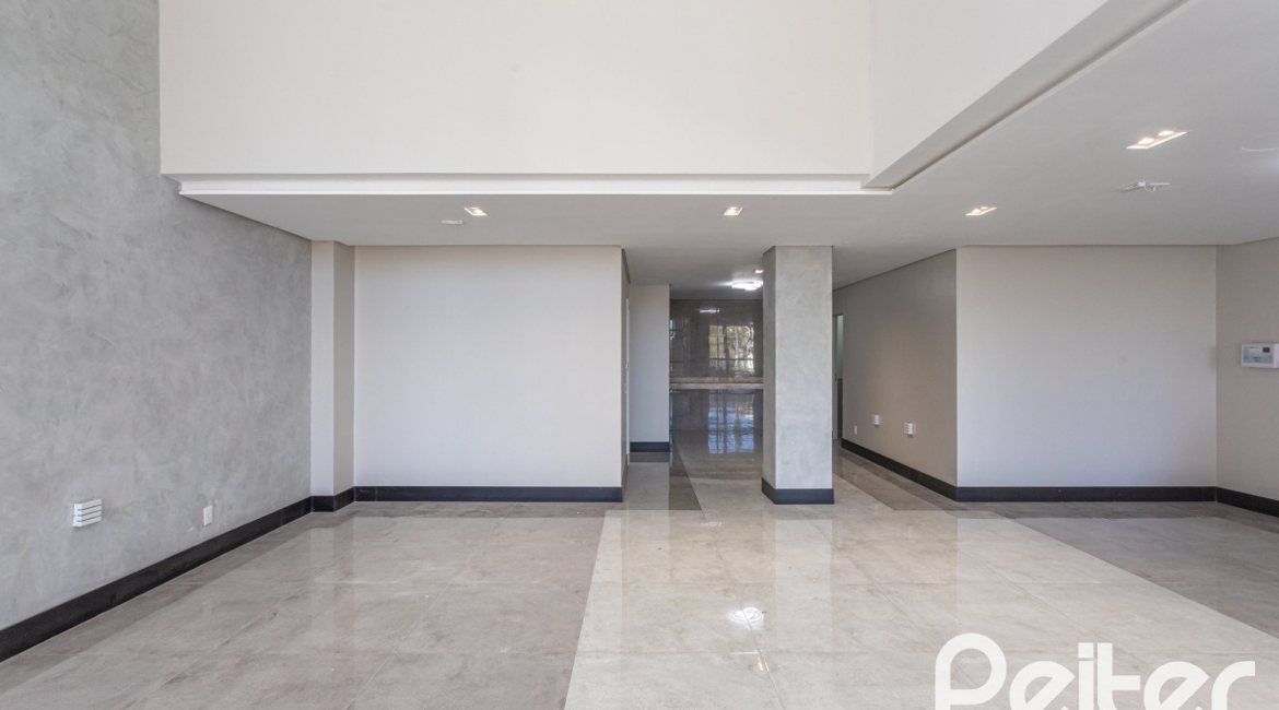 Apartamento Garden à venda com 199m², 3 dormitórios, 3 suítes, 2 vagas, no bairro Cristal em Porto Alegre