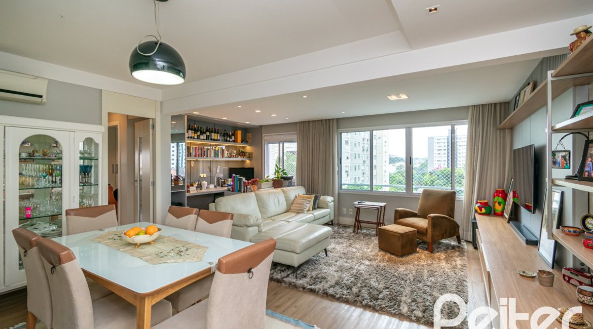 Apartamento à venda com 90m², 3 dormitórios, 1 suíte, 2 vagas, no bairro Tristeza em PORTO ALEGRE