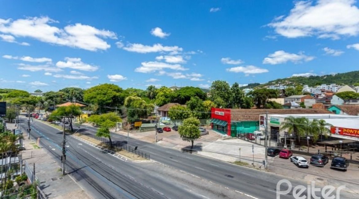 Comercial à venda com 638m², 3 vagas, no bairro Nonoai em Porto Alegre