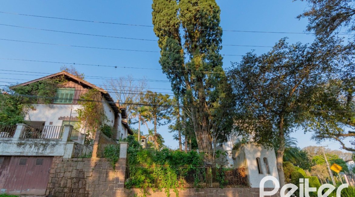 Terreno à venda com 396m², no bairro Sétimo Céu em Porto Alegre