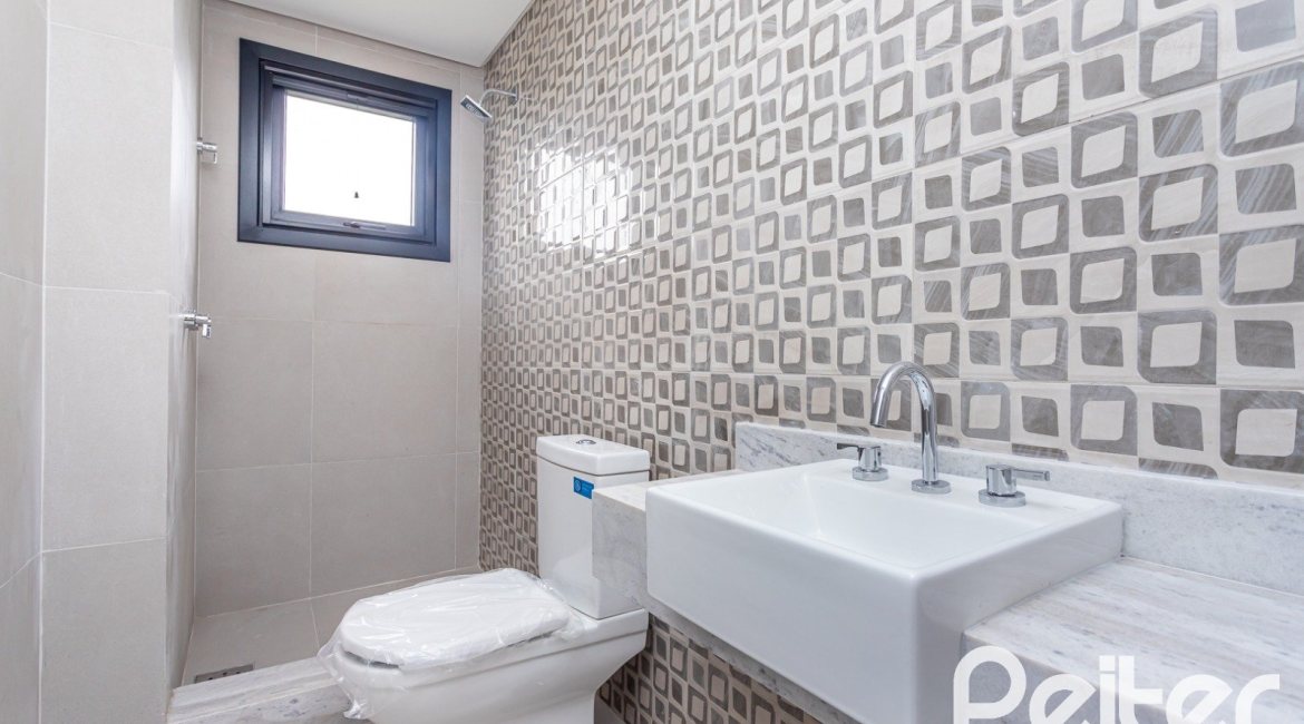 Casa em Condomínio à venda com 279m², 3 dormitórios, 3 suítes, 4 vagas, no bairro Alphaville em PORTO ALEGRE