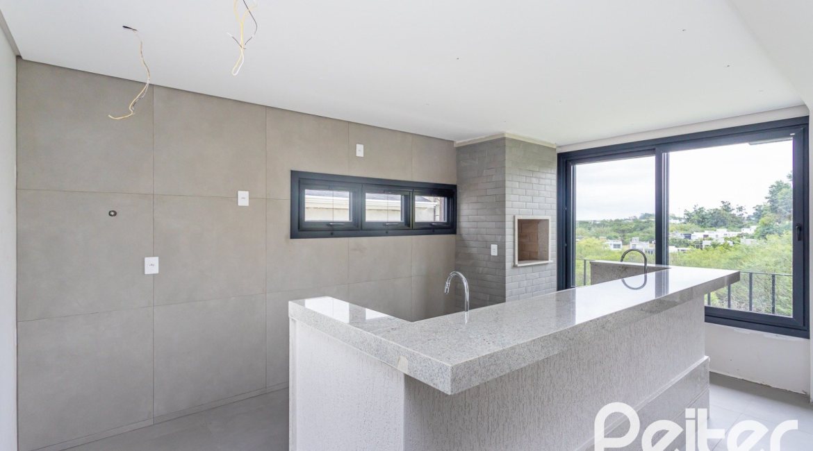 Casa em Condomínio à venda com 279m², 3 dormitórios, 3 suítes, 4 vagas, no bairro Alphaville em PORTO ALEGRE