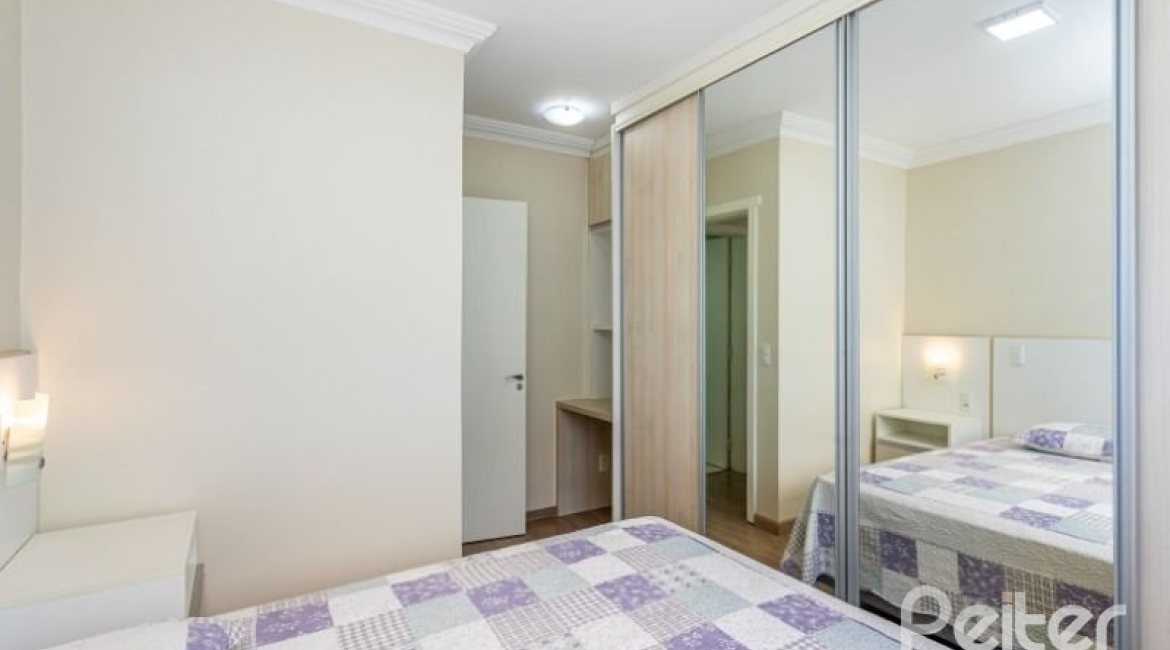 Apartamento à venda com 47m², 1 dormitório, 1 vaga, no bairro Cristal em PORTO ALEGRE