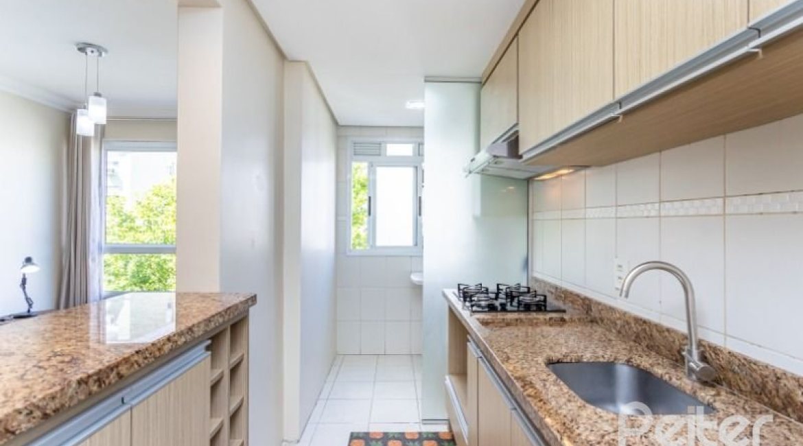 Apartamento à venda com 47m², 1 dormitório, 1 vaga, no bairro Cristal em PORTO ALEGRE