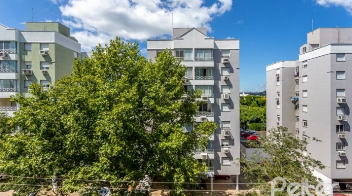 Apartamento à venda com 47m², 1 dormitório, 1 vaga, no bairro Cristal em PORTO ALEGRE