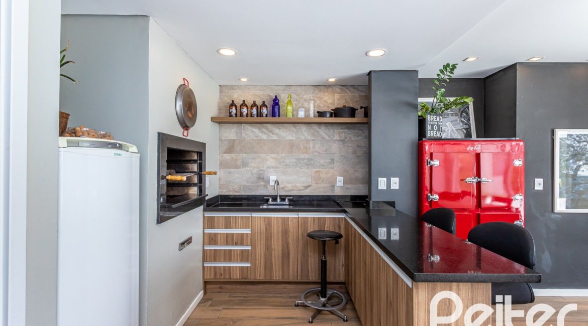 Casa em Condomínio à venda com 418m², 3 dormitórios, 3 suítes, 6 vagas, no bairro Terra Ville em PORTO ALEGRE