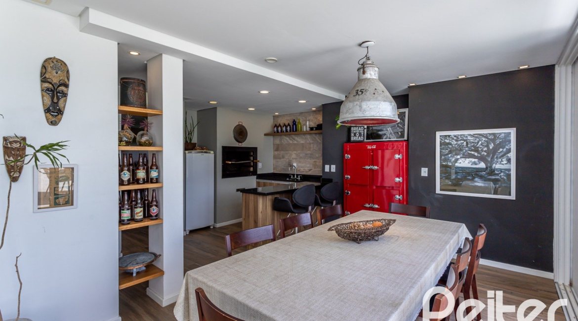 Casa em Condomínio à venda com 418m², 3 dormitórios, 3 suítes, 6 vagas, no bairro Terra Ville em PORTO ALEGRE