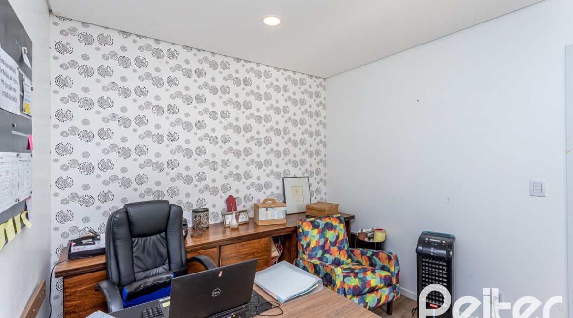 Casa em Condomínio à venda com 418m², 3 dormitórios, 3 suítes, 6 vagas, no bairro Terra Ville em PORTO ALEGRE