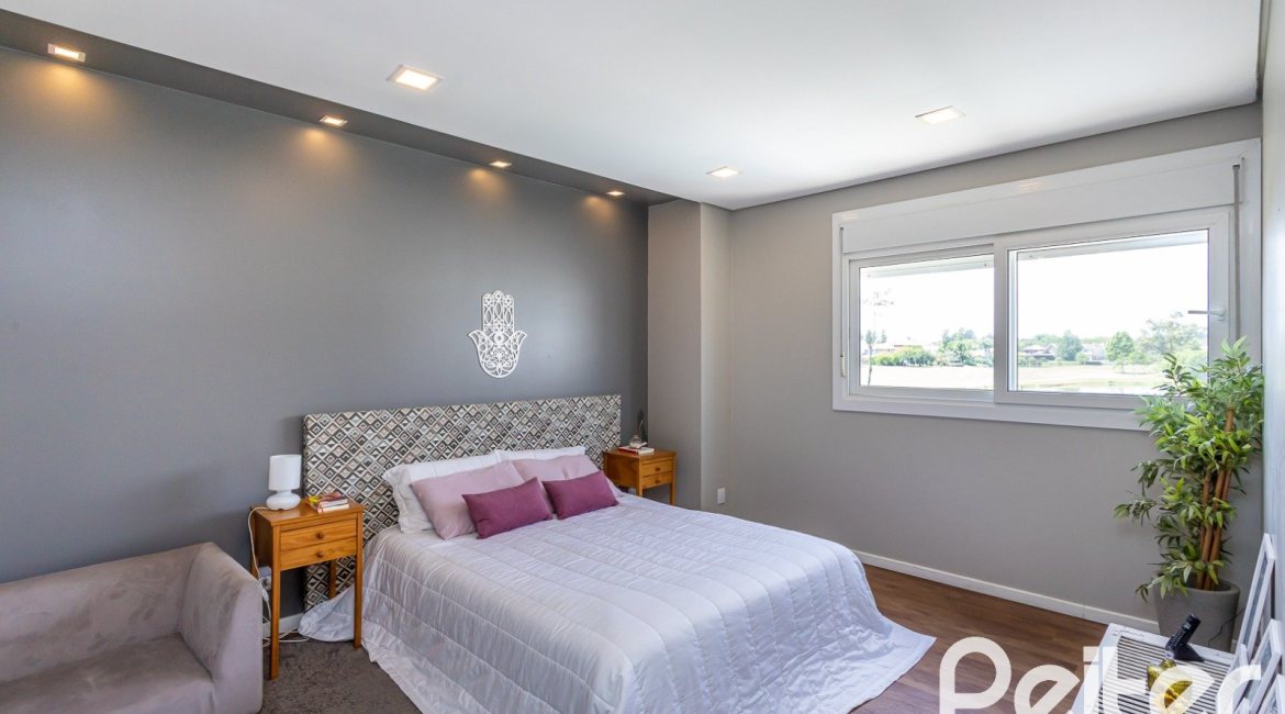 Casa em Condomínio à venda com 418m², 3 dormitórios, 3 suítes, 6 vagas, no bairro Terra Ville em PORTO ALEGRE