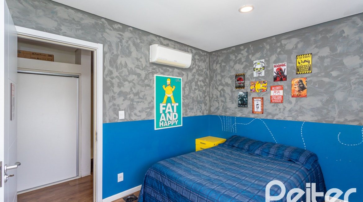 Casa em Condomínio à venda com 418m², 3 dormitórios, 3 suítes, 6 vagas, no bairro Terra Ville em PORTO ALEGRE