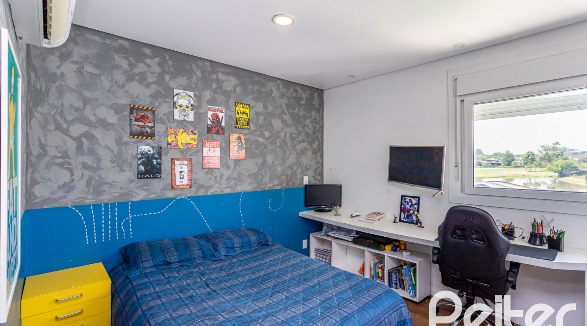 Casa em Condomínio à venda com 418m², 3 dormitórios, 3 suítes, 6 vagas, no bairro Terra Ville em PORTO ALEGRE