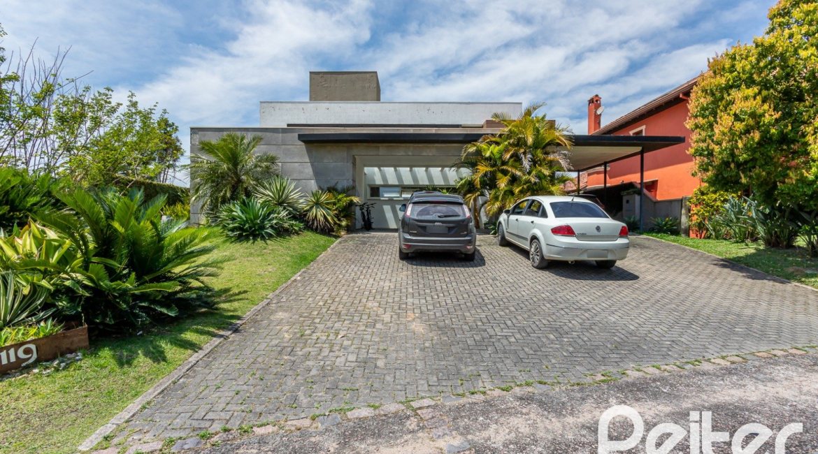 Casa em Condomínio à venda com 418m², 3 dormitórios, 3 suítes, 6 vagas, no bairro Terra Ville em PORTO ALEGRE