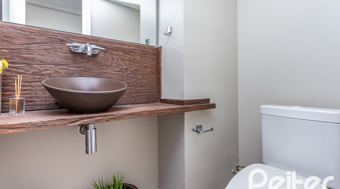 Casa em Condomínio à venda com 418m², 3 dormitórios, 3 suítes, 6 vagas, no bairro Terra Ville em PORTO ALEGRE