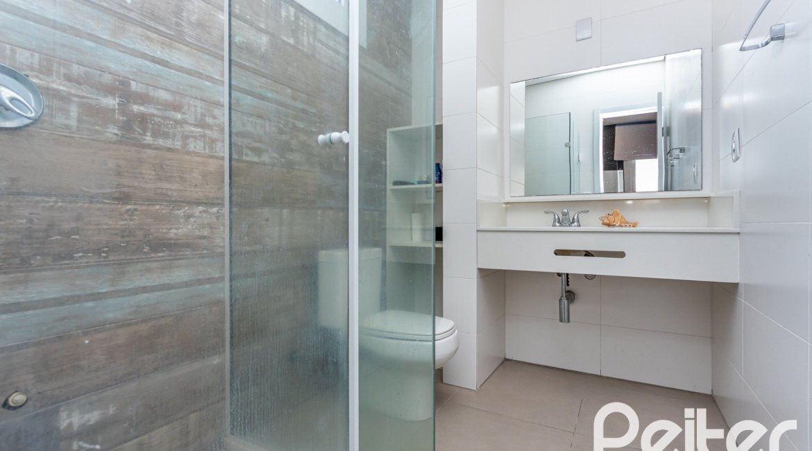 Casa em Condomínio à venda com 418m², 3 dormitórios, 3 suítes, 6 vagas, no bairro Terra Ville em PORTO ALEGRE