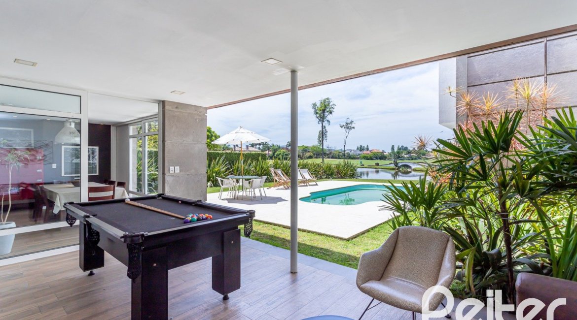 Casa em Condomínio à venda com 418m², 3 dormitórios, 3 suítes, 6 vagas, no bairro Terra Ville em PORTO ALEGRE