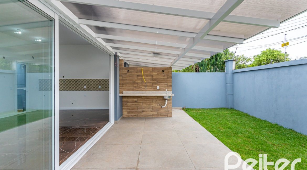 Casa em Condomínio à venda com 153m², 3 dormitórios, 3 suítes, 3 vagas, no bairro Mountain Ville em PORTO ALEGRE