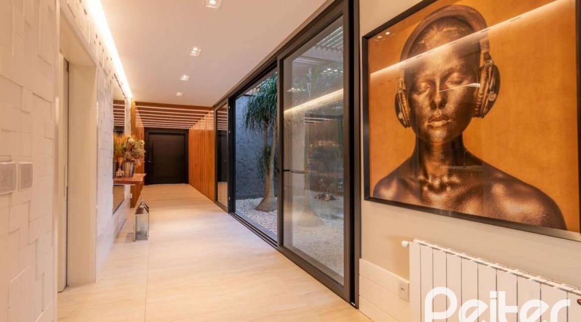 Casa em Condomínio à venda com 550m², 5 dormitórios, 4 suítes, 4 vagas, no bairro Terra Ville em PORTO ALEGRE