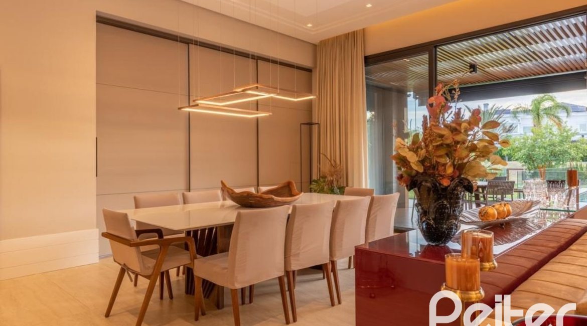 Casa em Condomínio à venda com 550m², 5 dormitórios, 4 suítes, 4 vagas, no bairro Terra Ville em PORTO ALEGRE