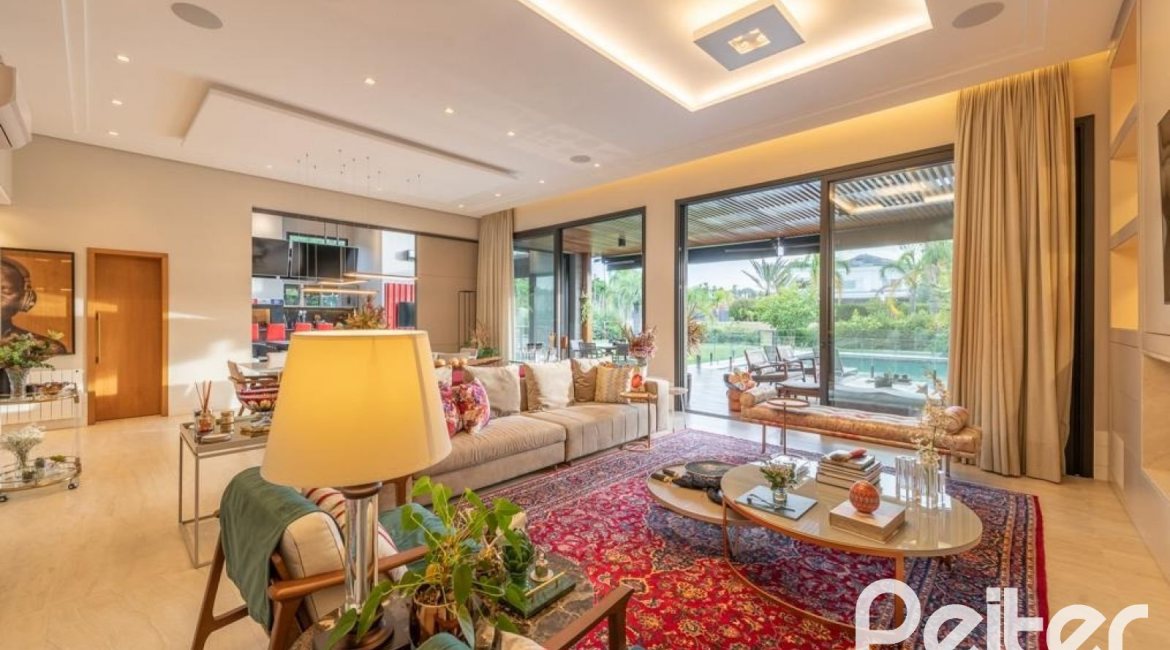 Casa em Condomínio à venda com 550m², 5 dormitórios, 4 suítes, 4 vagas, no bairro Terra Ville em PORTO ALEGRE