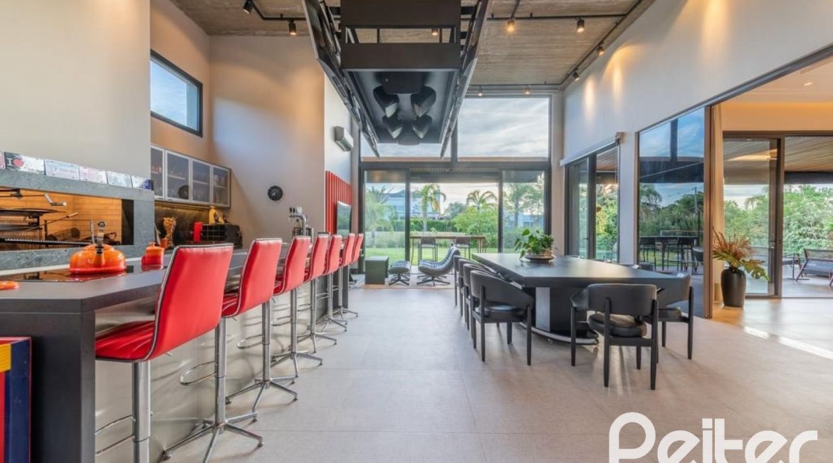 Casa em Condomínio à venda com 550m², 5 dormitórios, 4 suítes, 4 vagas, no bairro Terra Ville em PORTO ALEGRE